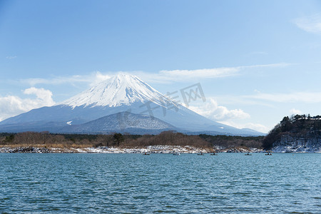 精进湖和富士