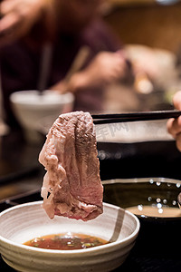 煮火锅摄影照片_松阪牛涮锅