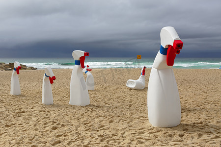 海边雕塑——瓶子