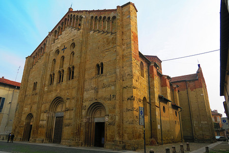 帕维亚圣米歇尔马焦雷大教堂