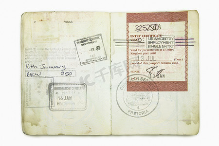 带有英国移民签证盖章的外国护照