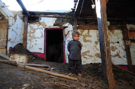 阿里巴巴素材库摄影照片_巴基斯坦 - 阿富汗 - 地震