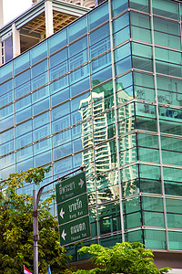 大阳台摄影照片_办公室街道信号的曼谷大阳台泰国