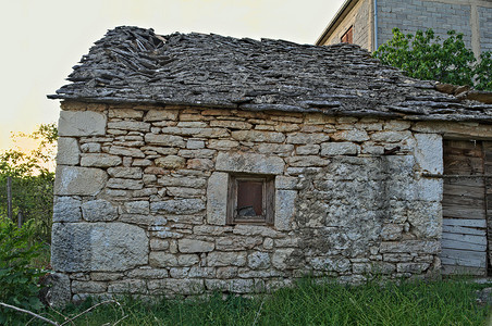 达尔马提亚地中海风格的石屋，废弃