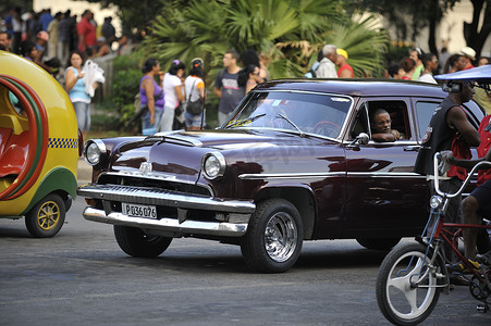 游戏钥匙摄影照片_古巴的汽车
