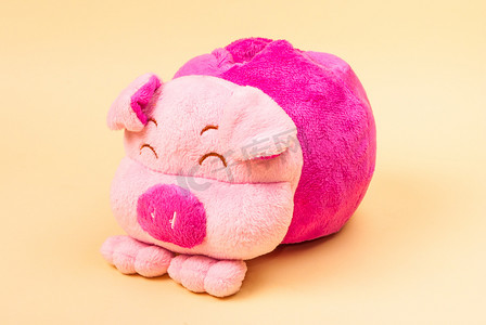 粉红猪公仔