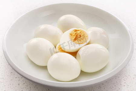 白色水煮摄影照片_一碗煮鸡蛋