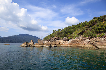 大海小岛摄影照片_美丽大海的小岛