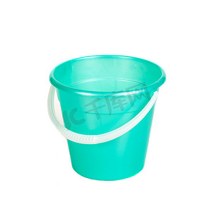 绿色塑料桶