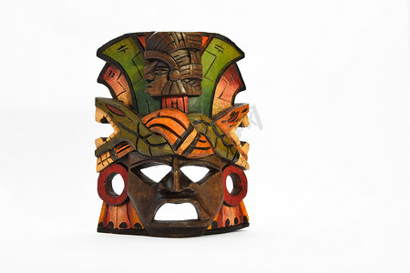 印度玛雅阿兹特克木制面具，上面有蟒蛇和美洲虎，被隔离
