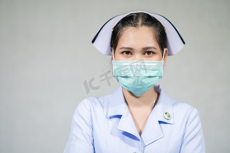 护士戴口罩以防止冠状病毒 covid19