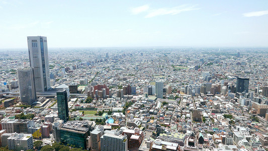 日本东京城市景观、商业和住宅楼、道路鸟瞰图