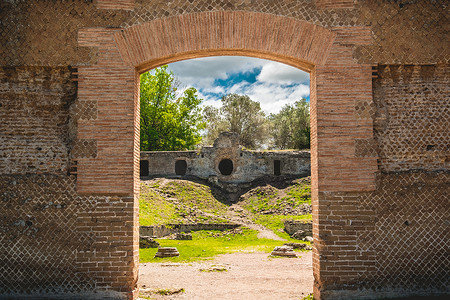 罗马人摄影照片_考古学废墟罗马文明地下墓穴在罗马 Tivoli - 拉齐奥 - 意大利