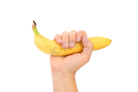 手拿香蕉。