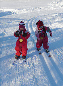 儿童滑雪比赛