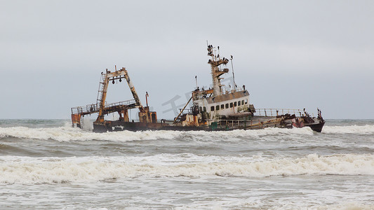 沉船湾摄影照片_Zeila 沉船于 2008 年 8 月 25 日搁浅在纳米比亚