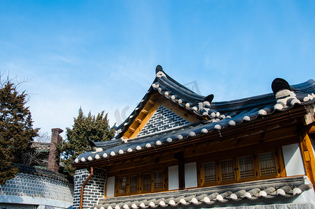 传统的韩国风格建筑。