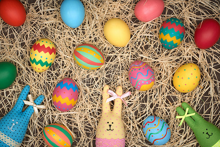 复活节彩蛋手绘，兔子，木头背景