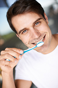 养成良好的牙齿卫生习惯。