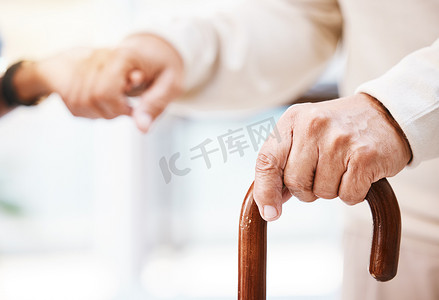 手杖、老年病人和护士的手，以帮助、支持和治疗残疾、帕金森和关节炎。