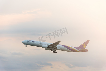泰国曼谷-2017 年 8 月 19 日：泰国航空公司起飞后
