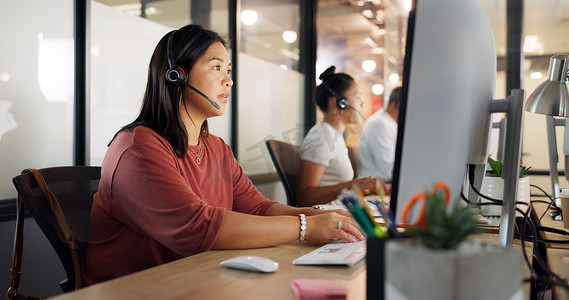 呼叫中心、女性和电话、联系我们与 CRM、客户服务或电话营销销售、对话和技术。