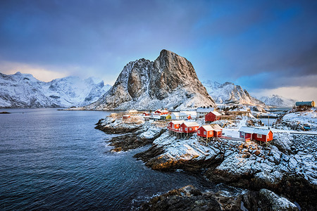 挪威罗弗敦群岛的 Hamnoy 渔村