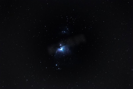 夜空中猎户座星云 M42 的天文图像