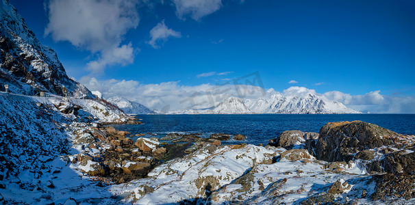 罗弗敦群岛和挪威海在冬天，挪威
