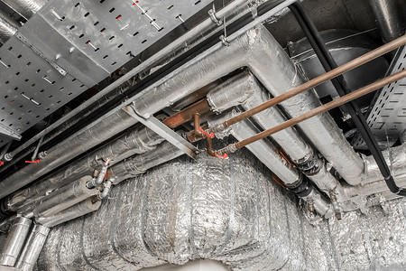 工业厂房天花板上保温材料管道 hvac 管道通风空调系统