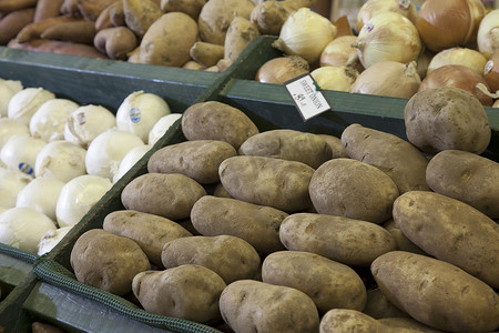农产品订单摄影照片_农产品市场上展示的土豆
