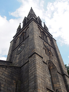 位于利兹霍尔贝克的前圣马修斯教堂的尖顶建于 1832 年，以埋葬工程师和发明家马修默里而闻名