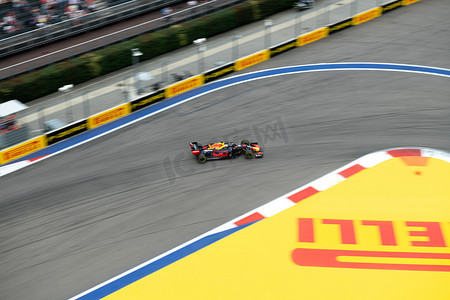 俄罗斯索契 — 2019 年 9 月 29 日：来自 Red Bull F1 赛车队的 Max Verstappen 参加了 2019 年俄罗斯一级方程式大奖赛