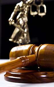 木槌大律师、正义概念、法律制度