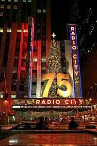 曼哈顿中城著名的无线电城音乐厅