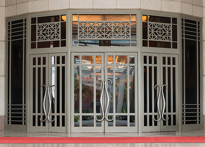 银行门口摄影照片_典雅古典大双扇门