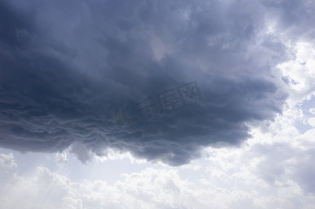 大悉尼盆地出现强雷暴雨