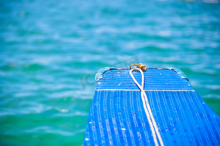 步骤导航步骤摄影照片_小蓝船在长滩岛海岛上的公海