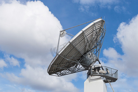 大雷达抛物面无线电天线全球信息数据流