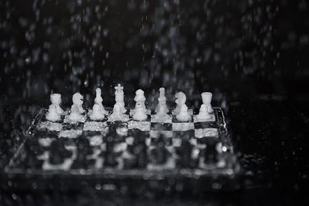 雨下的棋盘