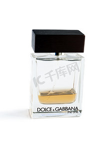 瓶 Dolce & Gabbana 男士香水隔离在白色背景上