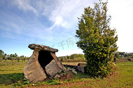 门石摄影照片_葡萄牙支石墓