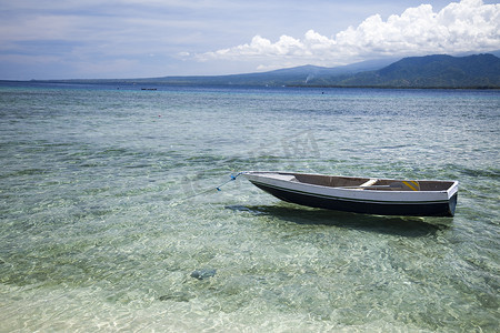 吉利摄影照片_印度尼西亚吉利艾尔海和海岸线