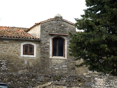 伊斯特拉的古老地中海石屋