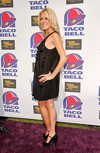 Heidi Montag 在 Taco Bell 的“Realith Check”演讲中帮助全球饥饿，Taco Bell，洛杉矶，CA 10-16-07/ImageCollect