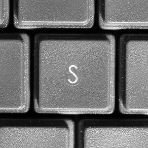 电脑键盘上的字母 S