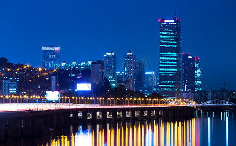 首尔建筑摄影照片_夜晚的首尔天际线