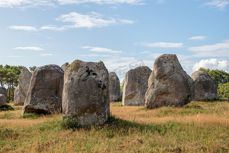 卡纳克石 — Kermario 的排列 — 布列塔尼的一排竖石柱