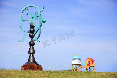 雕塑设计摄影照片_澳大利亚邦迪海边的雕塑