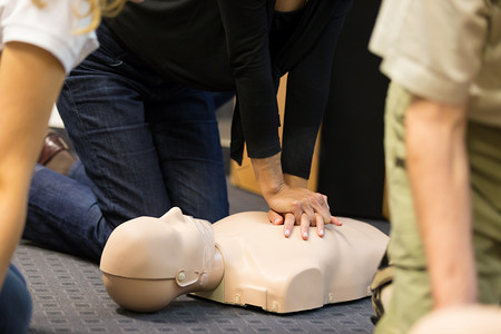 急救 CPR 研讨会。